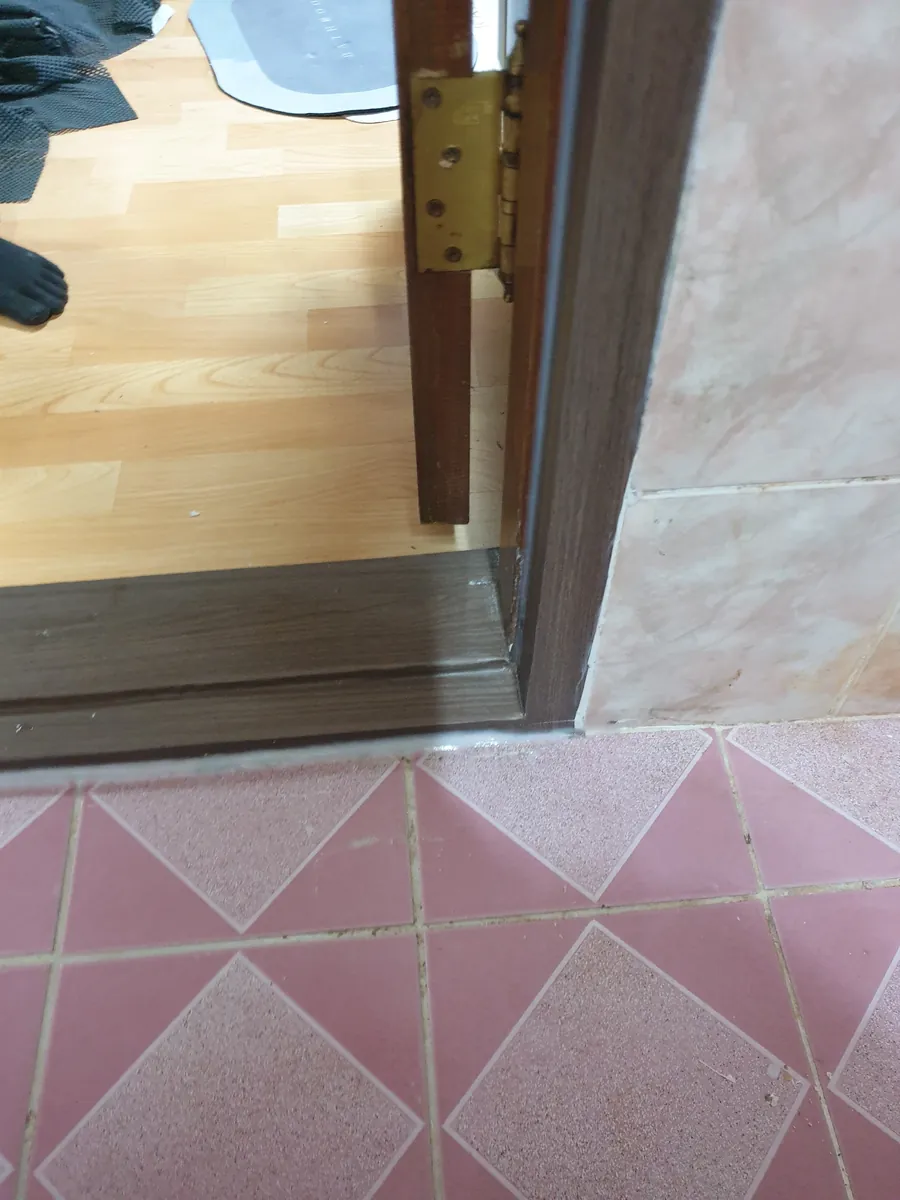 아파트 현관 문틀교체 시공 후